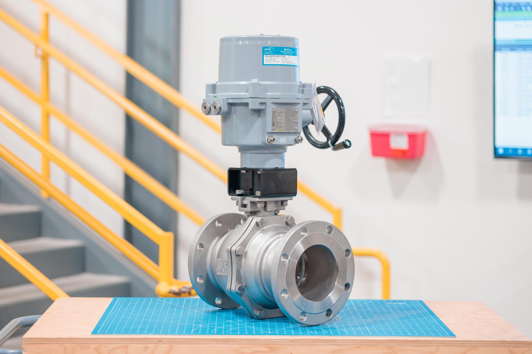 Hazardous Location Industrial Electric Actuators w/ Stainless Steel Flanged Ball Valve